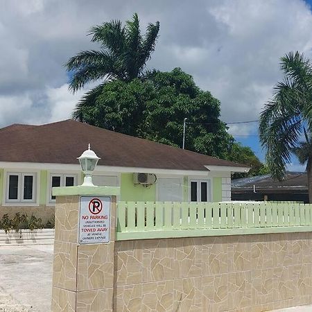 Ferienwohnung Budget & Basic In Local Neighborhood, 7Min Drive To Downtown Nassau Beach Paradise Exterior foto